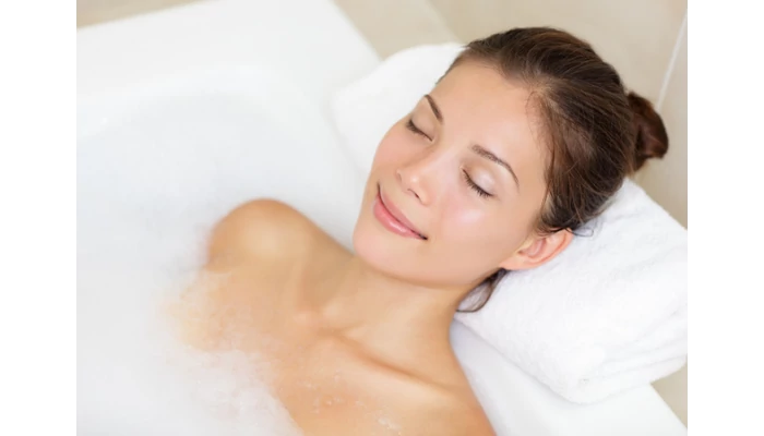 10 tipp miért jó néha elmerülni egy kád forró vízben.